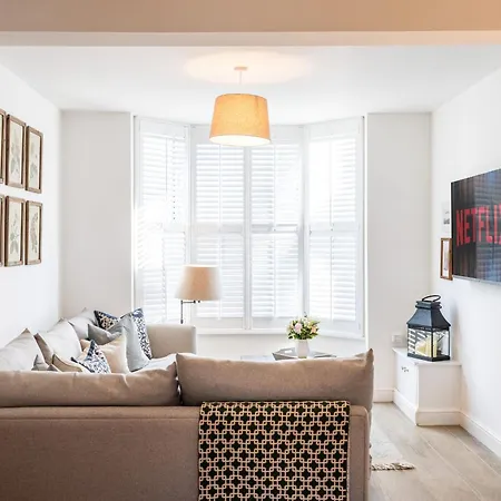 Holiday home Beautiful Victorian Terrace & Free Parking