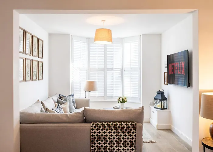 Semesterbostad Beautiful Victorian Terrace & Free Parking