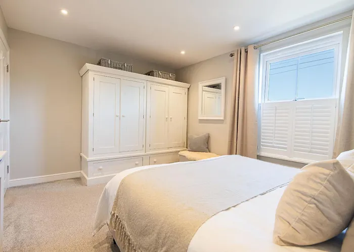 Beautiful Victorian Terrace & Free Parking